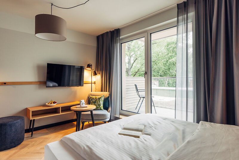 Standardzimmer mit Gartenblick