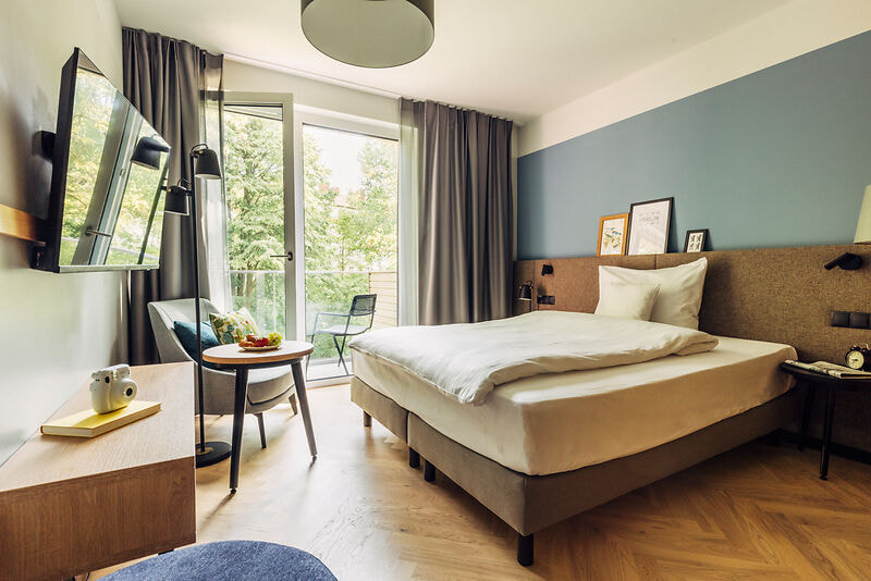 Standardzimmer mit Gartenblick